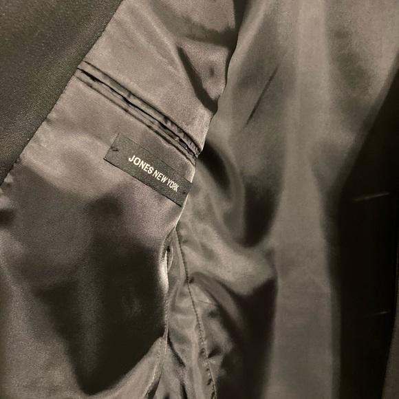 Jones New York Black suit jacket 42S - Picture 5 of 6